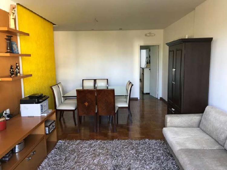 Apartamento com 3 Quartos para Alugar, 176 m² por R$