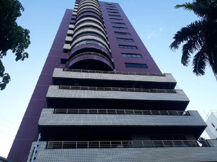 Apartamento com 4 Quartos para Alugar, 200 m² por R$