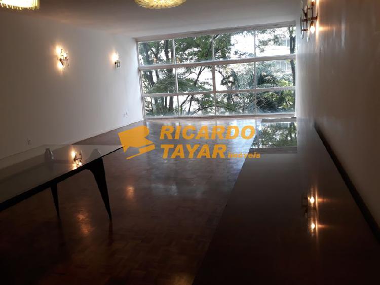 Apartamento com 4 Quartos para Alugar, 250 m² por R$
