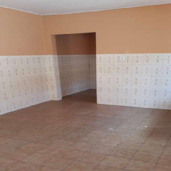 Casa com 1 Quarto para Alugar, 40 m² por R$ 850/Mês COD.