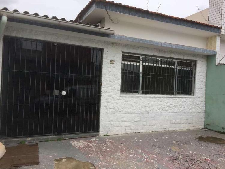 Casa com 2 Quartos para Alugar, 60 m² por R$ 1.500/Mês