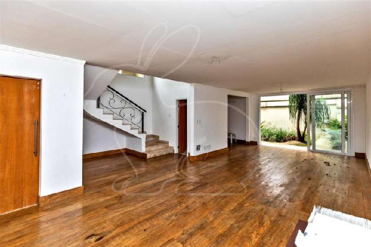 Casa com 3 Quartos à Venda, 250 m² por R$ 3.500.000 COD.
