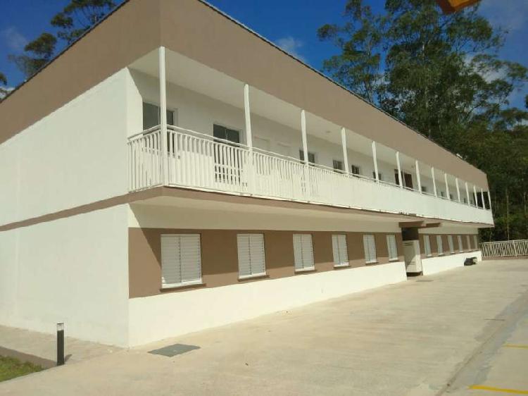 Casa de Condomínio com 2 Quartos para Alugar, 40 m² por R$