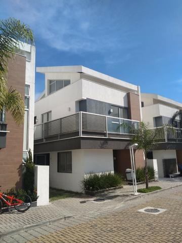 Casa de Condomínio com 4 Quartos para Alugar, 268 m² por