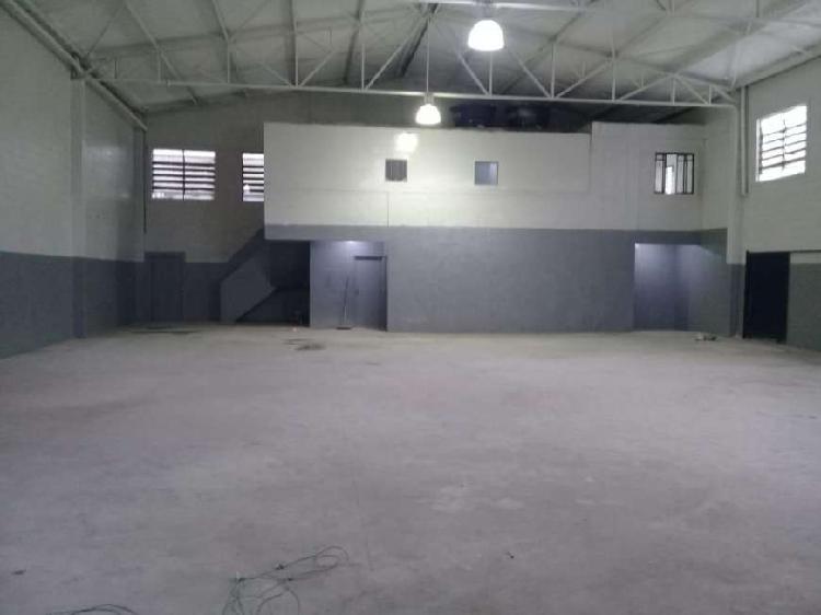 Galpão/Depósito/Armazém para Alugar, 680 m² por R$