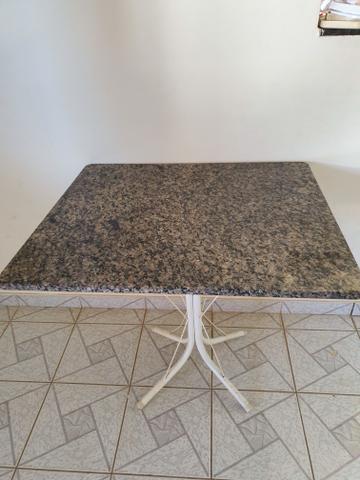 Mesa de granito 80x70