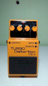 Pedal de Distorção Boss Turbo Distortion DS-2