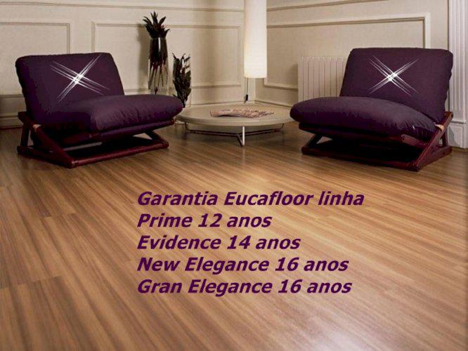 Piso laminado instalado Eucafloor Prime modelo cola e click