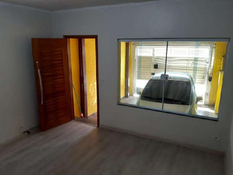 Sobrado com 2 Quartos para Alugar, 125 m² por R$ 1.400/Mês