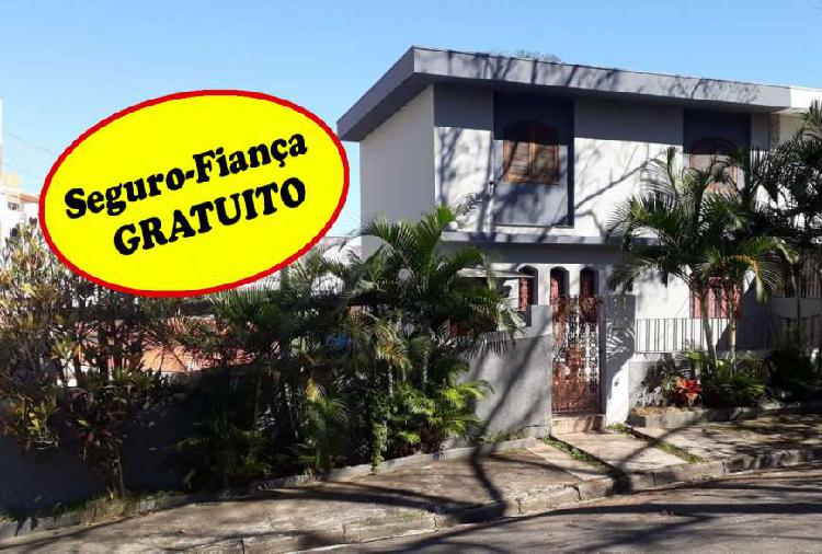 Sobrado com 3 Quartos para Alugar, 150 m² por R$ 2.360/Mês