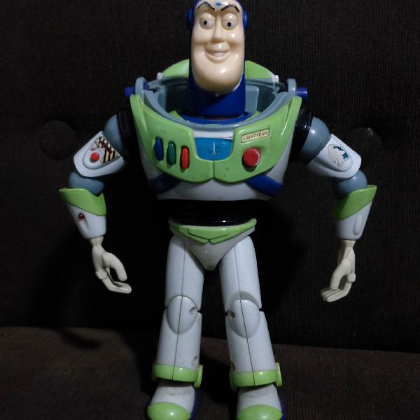 buzz boneco