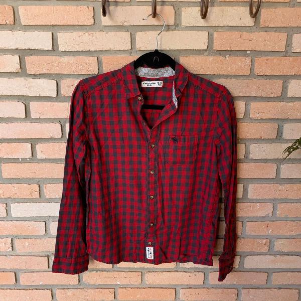 camisa infantil xadrez vermelha. marca abercrombie. tamanho