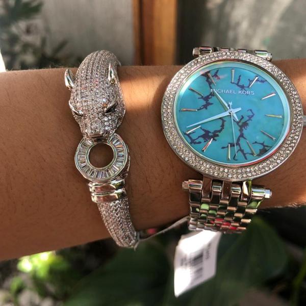 relógio e bracelete