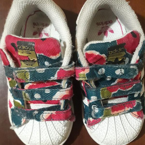 tênis infantil Adidas superstar