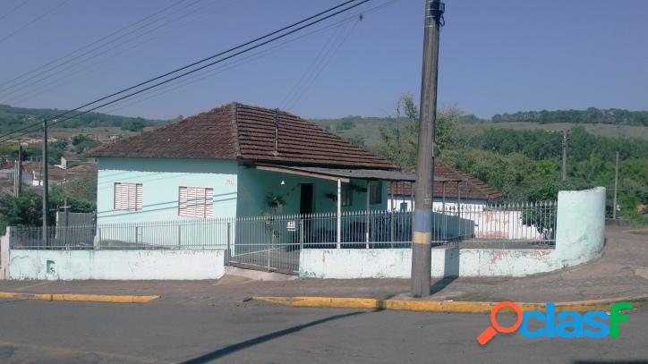 Casa, 3 dormitórios, área de 206 m², Vila Ferreira,