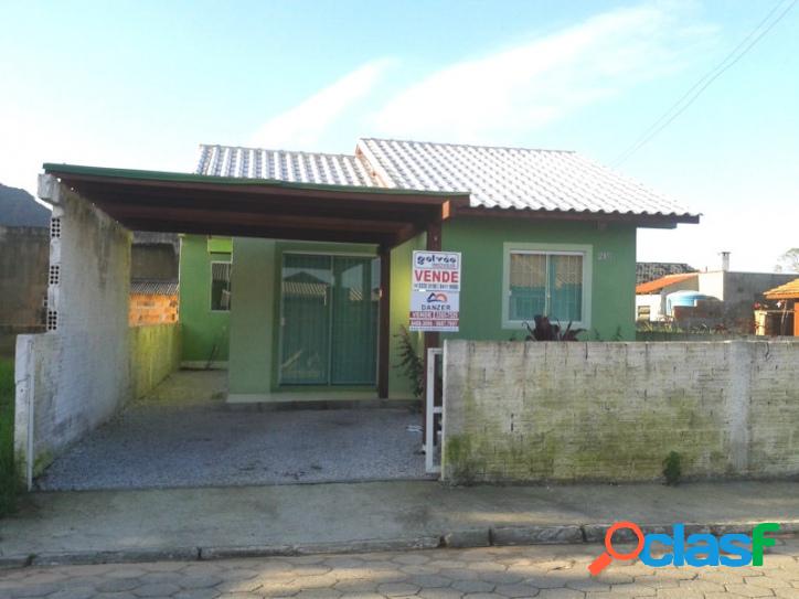 Casa com 02 dorm + kitnet. RUA CALÇADA. Florianópolis Rio