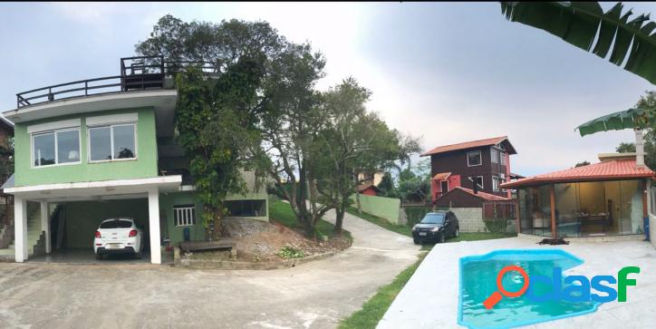 Linda Casa c/ 04 dormitórios e piscina Florianópolis Rio