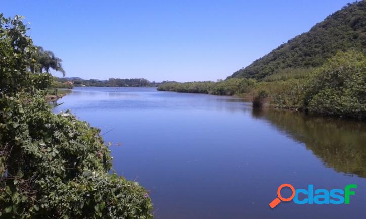 Lindo terro com acesso a lagoa! Venha