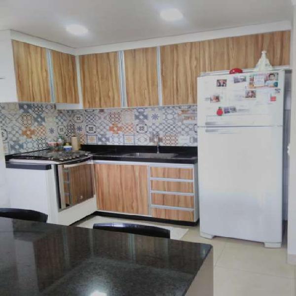 Apartamento com 2 Quartos à Venda, 57 m² por R$ 240.000