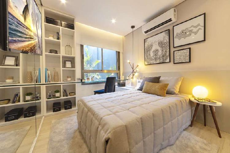 Apartamento com 2 Quartos à Venda, 68 m² por R$ 714.000