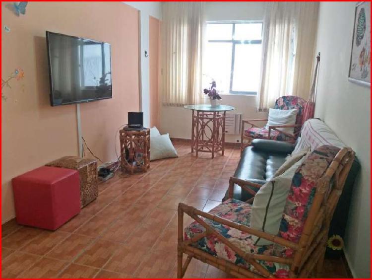 Apartamento com 2 Quartos à Venda, 70 m² por R$ 210.000