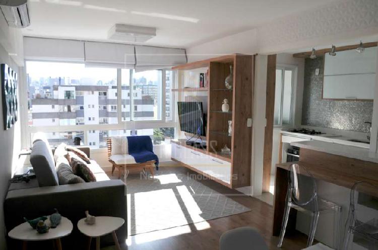 Apartamento com 2 Quartos à Venda, 71 m² por R$ 665.000