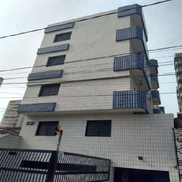 Apartamento com 2 Quartos à Venda, 82 m² por R$ 165.000