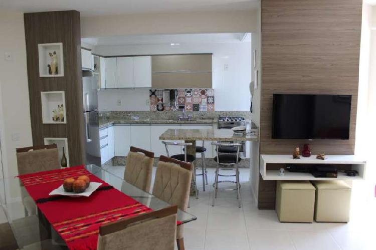 Apartamento com 2 Quartos à Venda, 83 m² por R$ 315.000