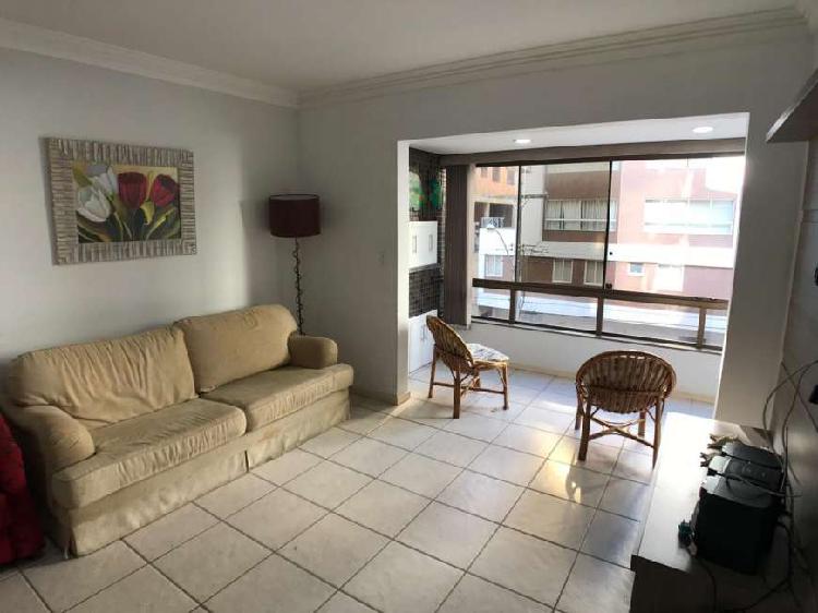 Apartamento com 2 Quartos à Venda, 85 m² por R$ 330.000