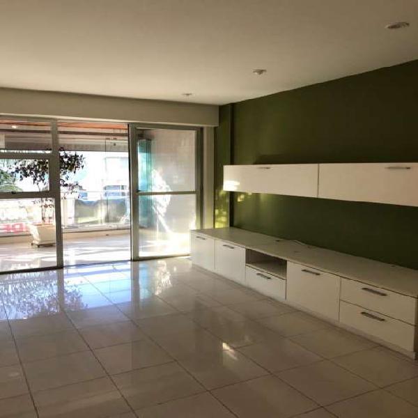 Apartamento com 2 Quartos à Venda, 93 m² por R$ 429.500
