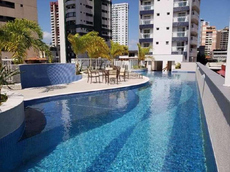 Apartamento com 3 Quartos à Venda, 132 m² por R$ 695.000