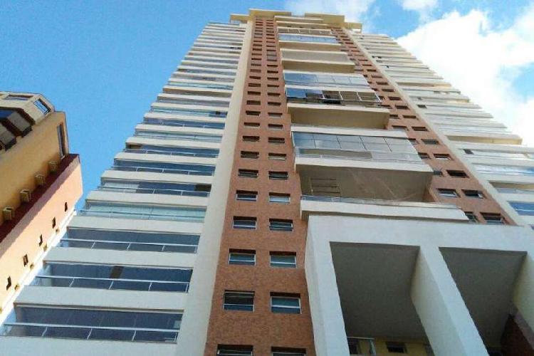 Apartamento com 3 Quartos à Venda, 146 m² por R$ 1.100.000