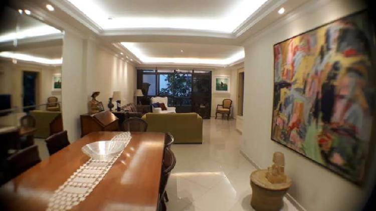 Apartamento com 3 Quartos à Venda, 165 m² por R$ 1.395.000