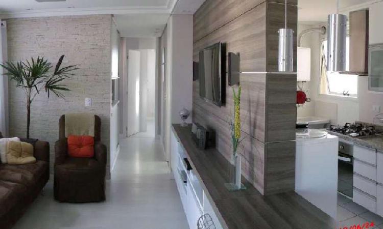Apartamento com 3 Quartos à Venda, 66 m² por R$ 310.000