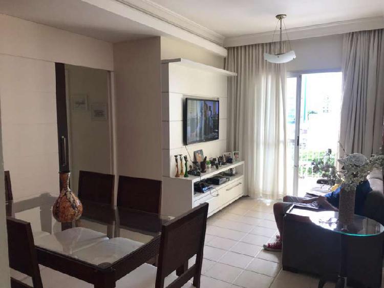 Apartamento com 3 Quartos à Venda, 80 m² por R$ 370.000