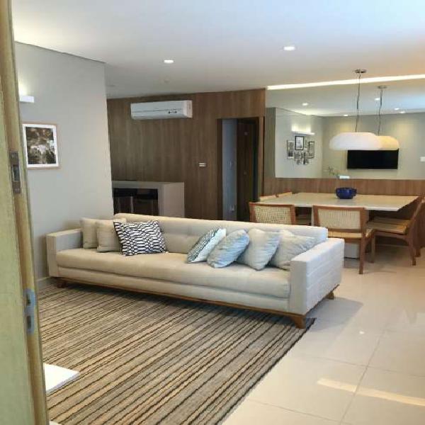 Apartamento com 3 Quartos à Venda, 85 m² por R$ 620.000