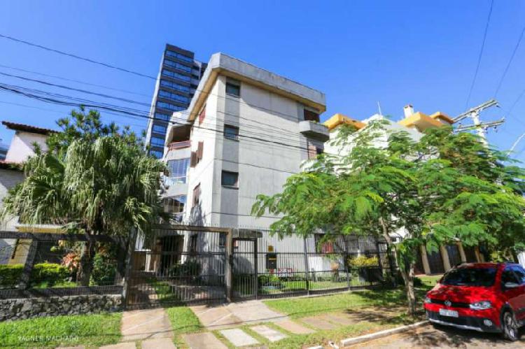Apartamento com 3 Quartos à Venda, 95 m² por R$ 390.000