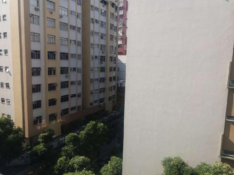 Apartamento com 3 Quartos à Venda, 95 m² por R$ 750.000