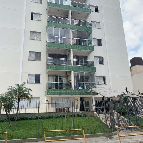 Apartamento com 3 Quartos à Venda, 96 m² por R$ 575.000