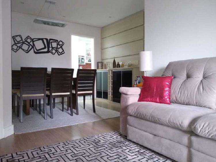 Apartamento com 3 Quartos à Venda, 98 m² por R$ 498.000