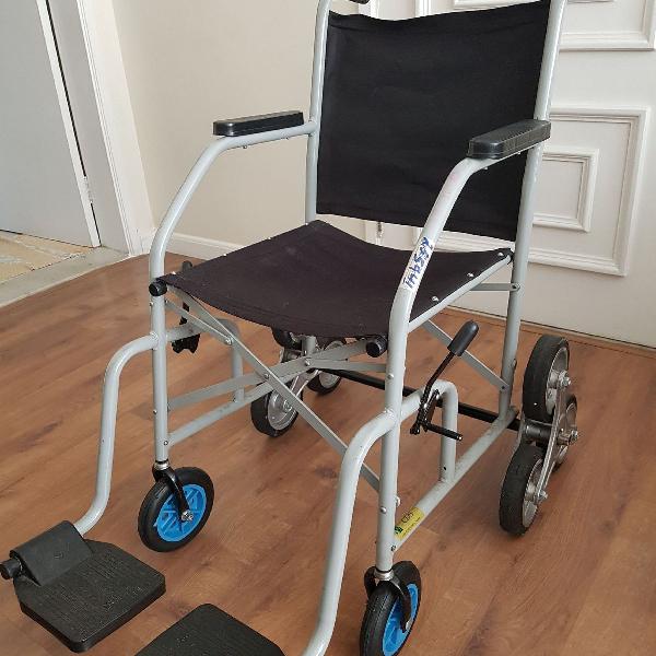 Cadeira de rodas adaptada para escadas