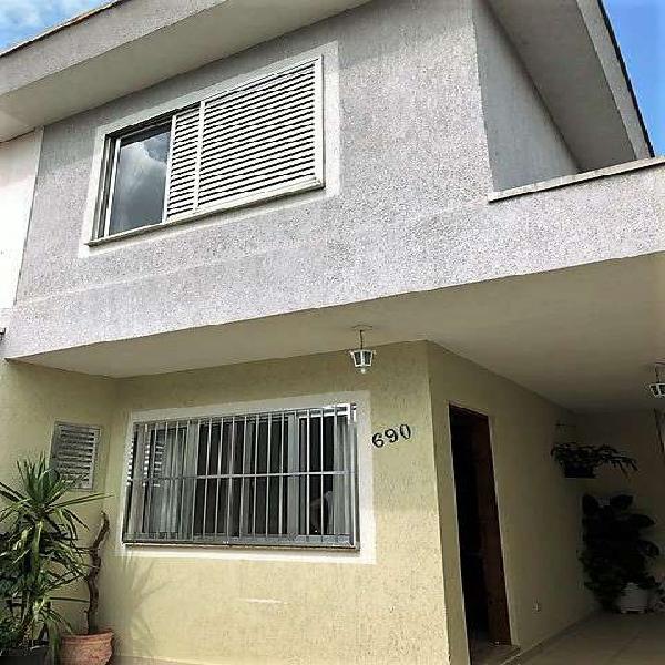 Casa com 4 Quartos à Venda, 250 m² por R$ 780.000 COD. C.R