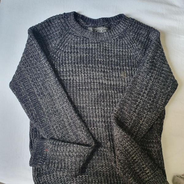 blusa de frio Sergio K. tam p, usada uma vez, cor cinza e