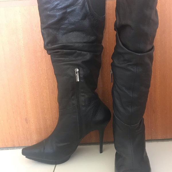 bota preta couro carmen steffens