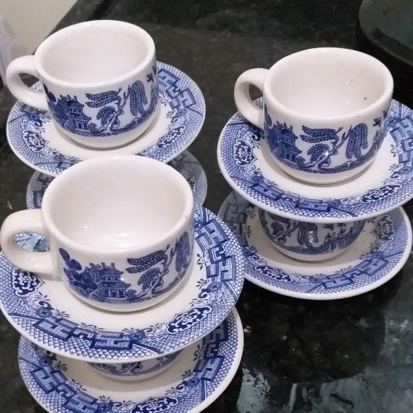 conjunto de xícaras de café