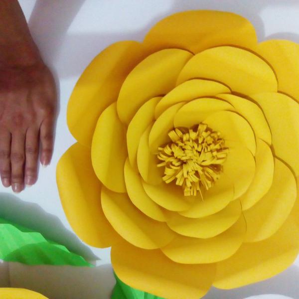 flor de papel gigante