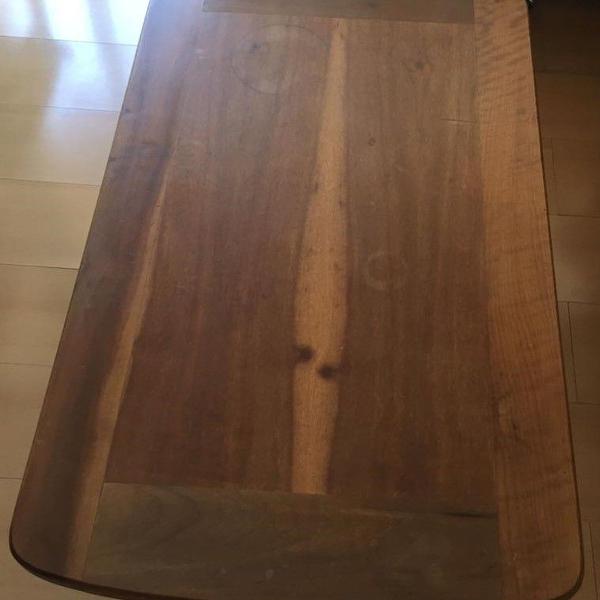 mesa de centro de madeira maciça em imbuia