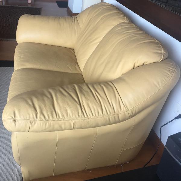 sofa de couro legitimo 2 lugares