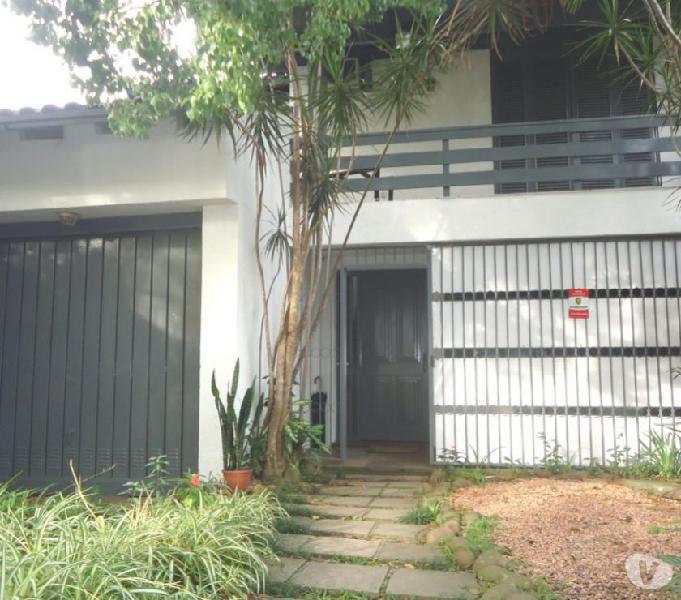 Aluga-se casa comercial no bairro Três Figueiras