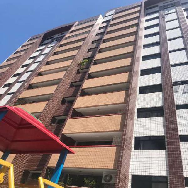 Apartamento com 3 Quartos à Venda, 145 m² por R$ 630.000